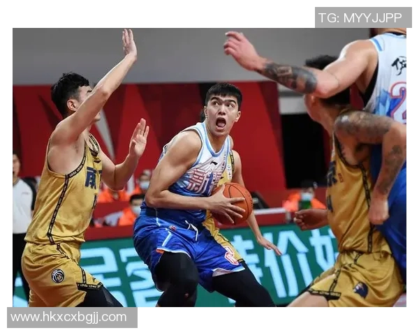 新疆队主教练赞扬鲁吐布拉体能出色,为球队贡献巨大 新疆队主教练赞扬鲁吐布拉体能出色,为球队贡献巨大